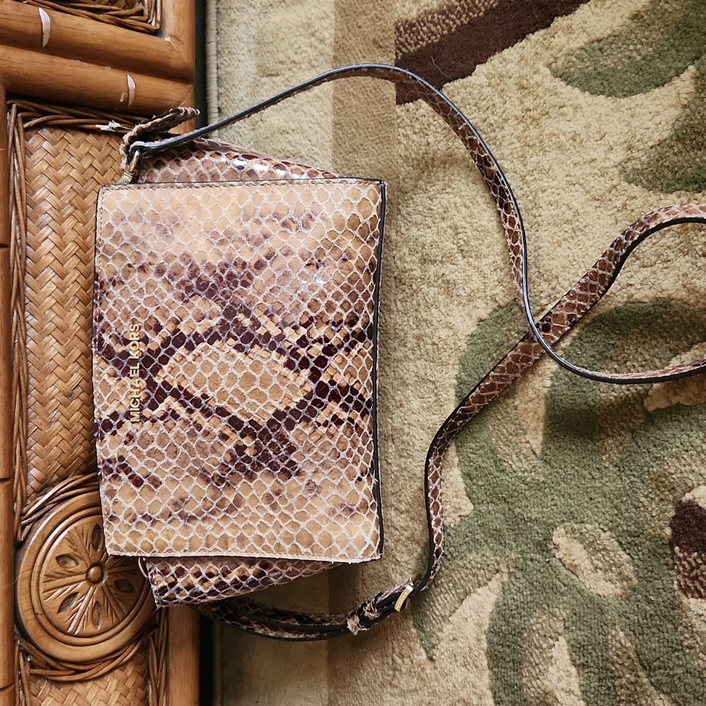 Michael Kors snakeskin pattern leather purse - Picture 2 of 12